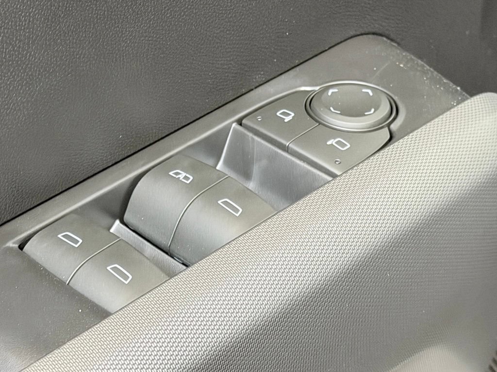New 2026 GMC Canyon Elevation w/ Technology Package AWD/4WD image 12