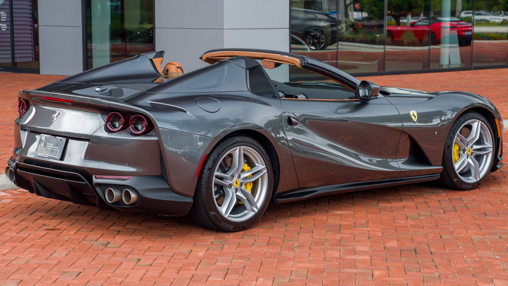 Used 2021 Ferrari 812 GTS RWD image 6
