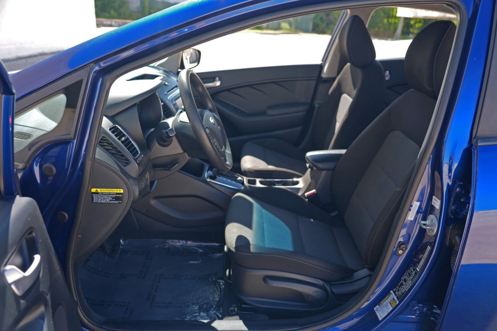 Used 2017 Kia Forte LX FWD image 15
