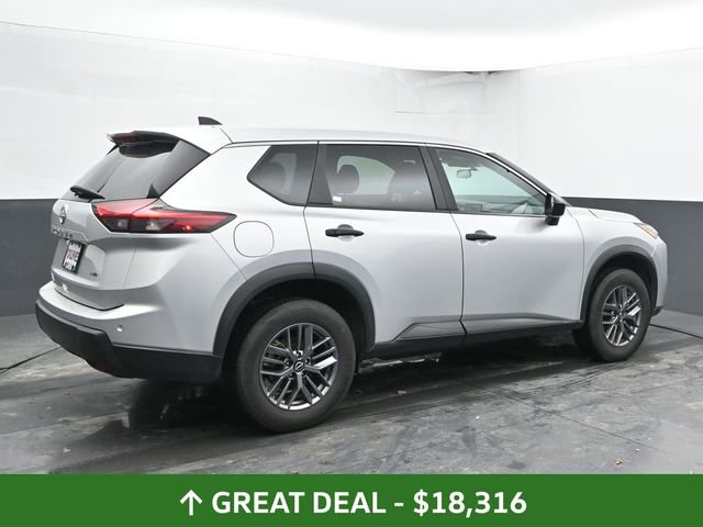 Used 2024 Nissan Rogue S image 12