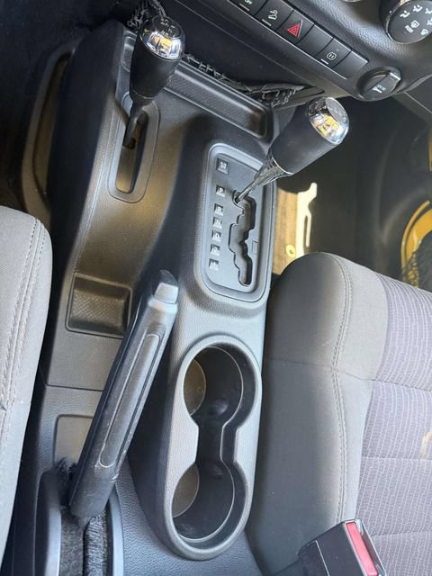 Used 2011 Jeep Wrangler Unlimited Sahara w/ Dual Top Group AWD/4WD image 15
