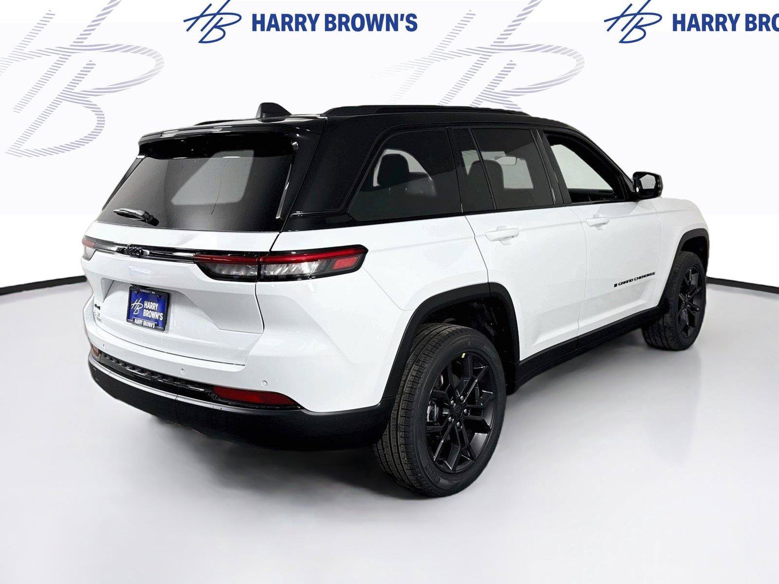 New 2025 Jeep Grand Cherokee Limited w/ Trailer Tow Package AWD/4WD image 32