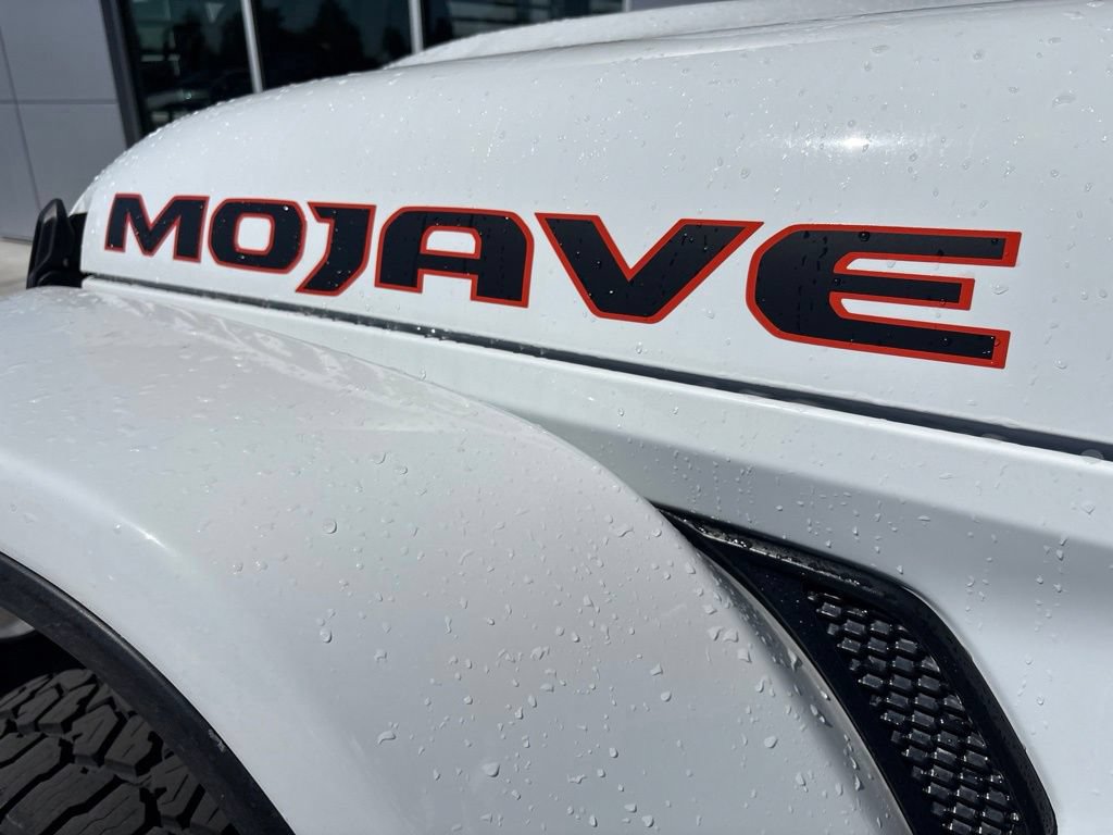 Used 2025 Jeep Gladiator Mojave AWD/4WD image 8