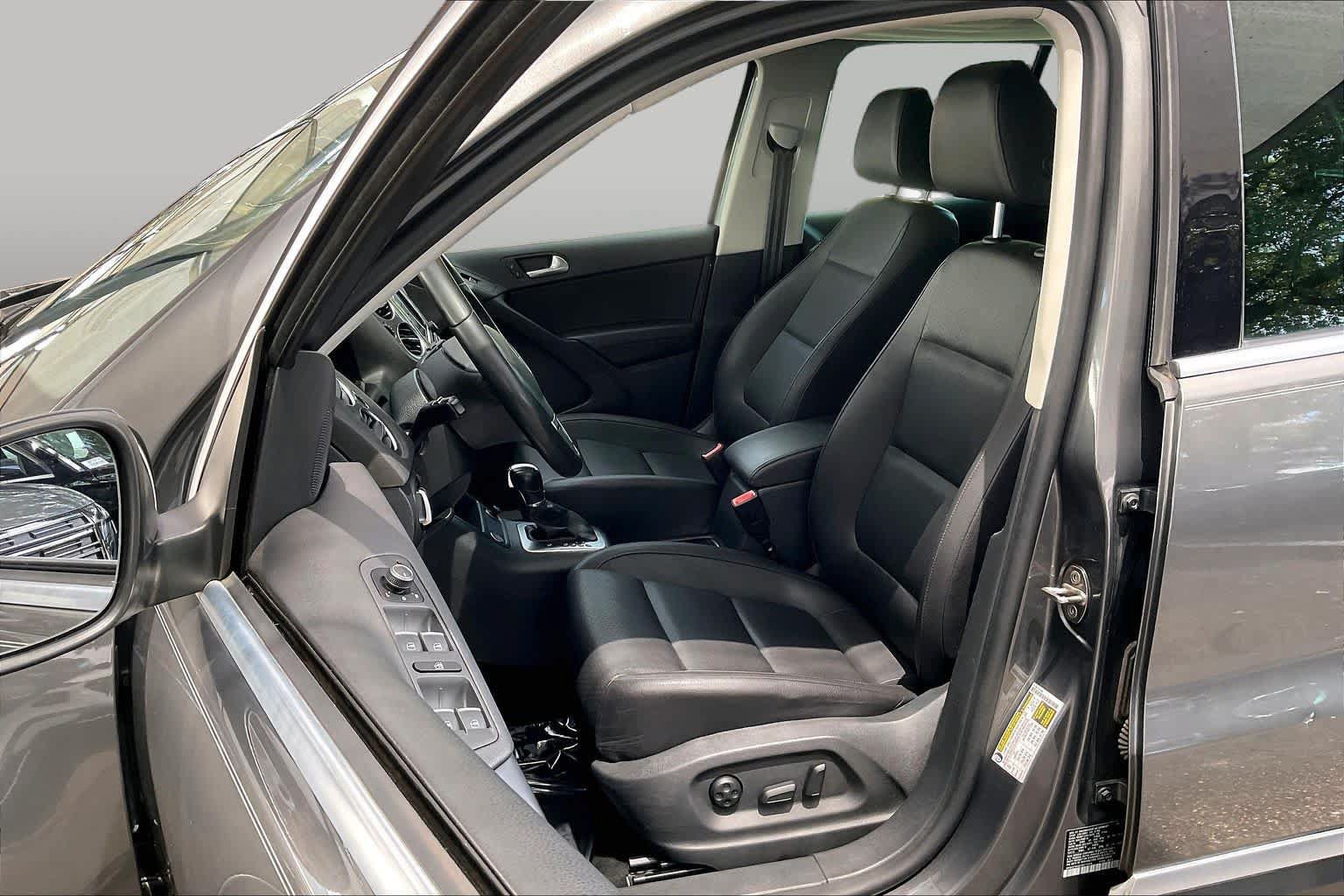 Used 2016 Volkswagen Tiguan SE FWD image 8