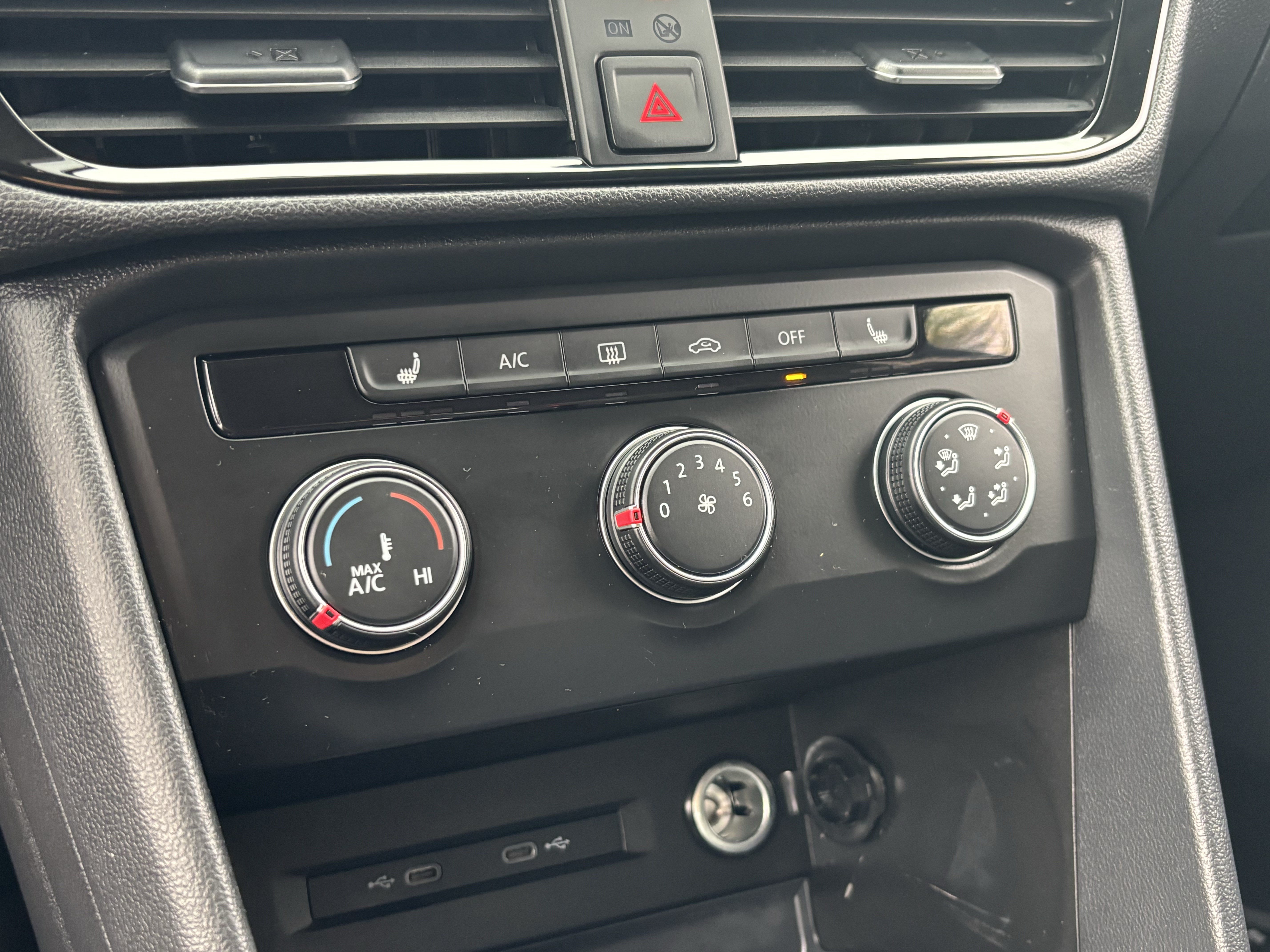 New 2026 Volkswagen Taos SE FWD image 23
