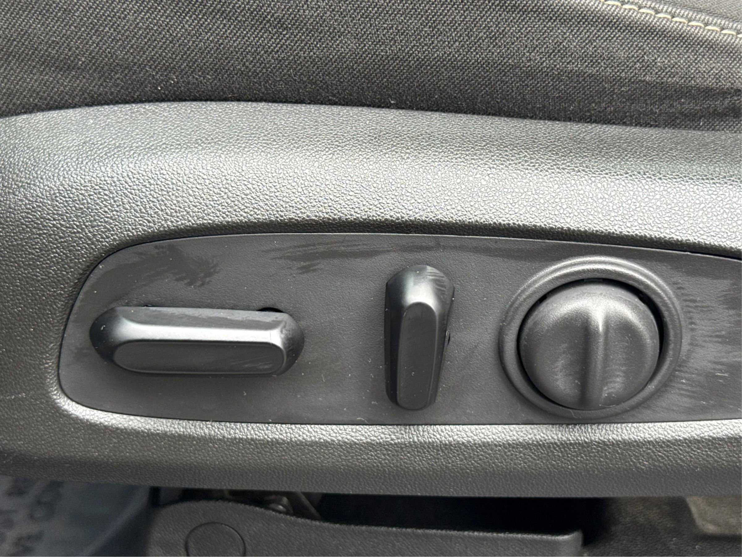 Used 2020 GMC Acadia SLE w/ Driver Convenience Package image 35