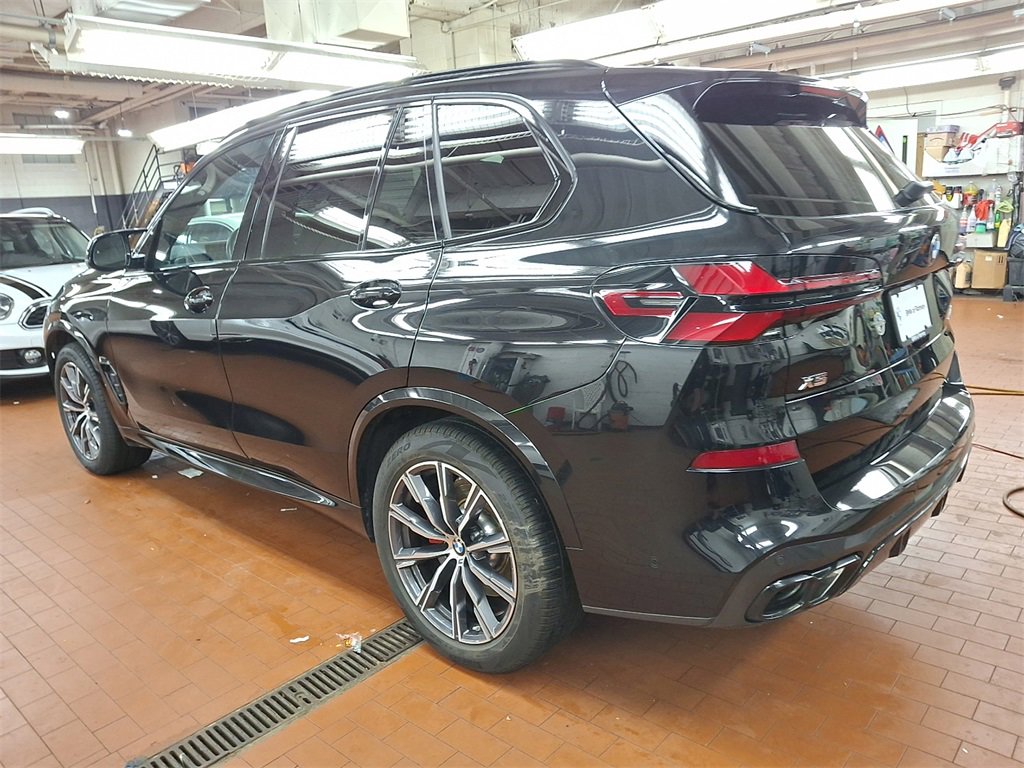 Used 2025 BMW X5 M60i w/ Executive Package image 6