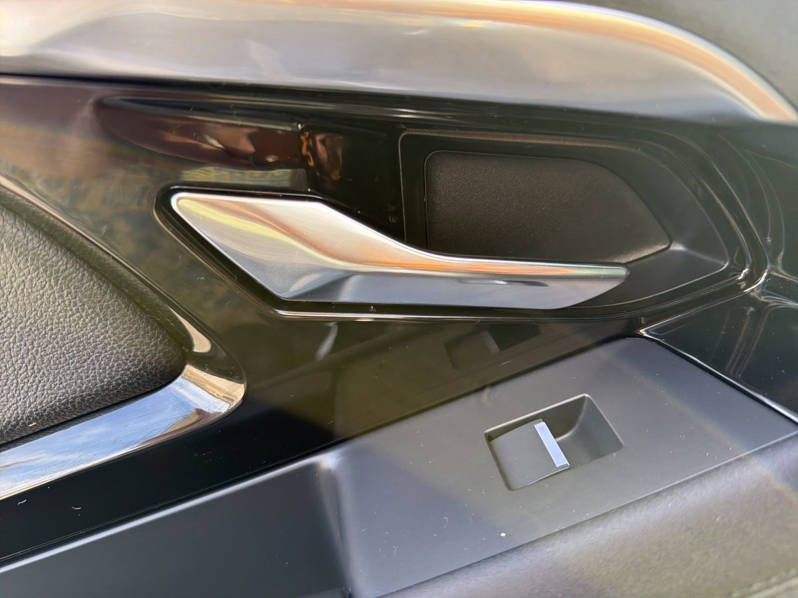 Used 2023 Land Rover Range Rover Evoque R-Dynamic SE image 91