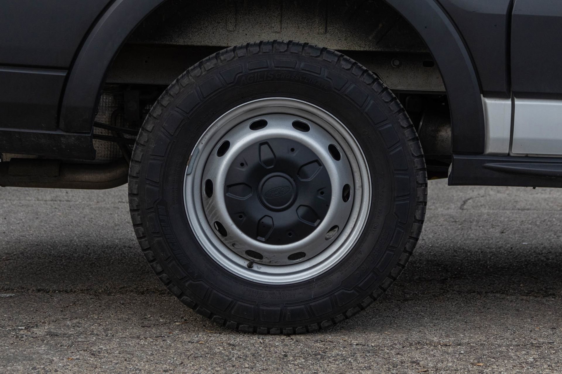 Used 2019 Ford Transit 250 130 Medium Roof image 34