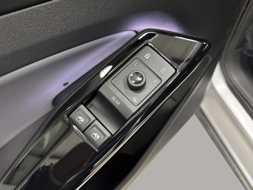 Used 2021 Volkswagen ID.4 Pro image 26