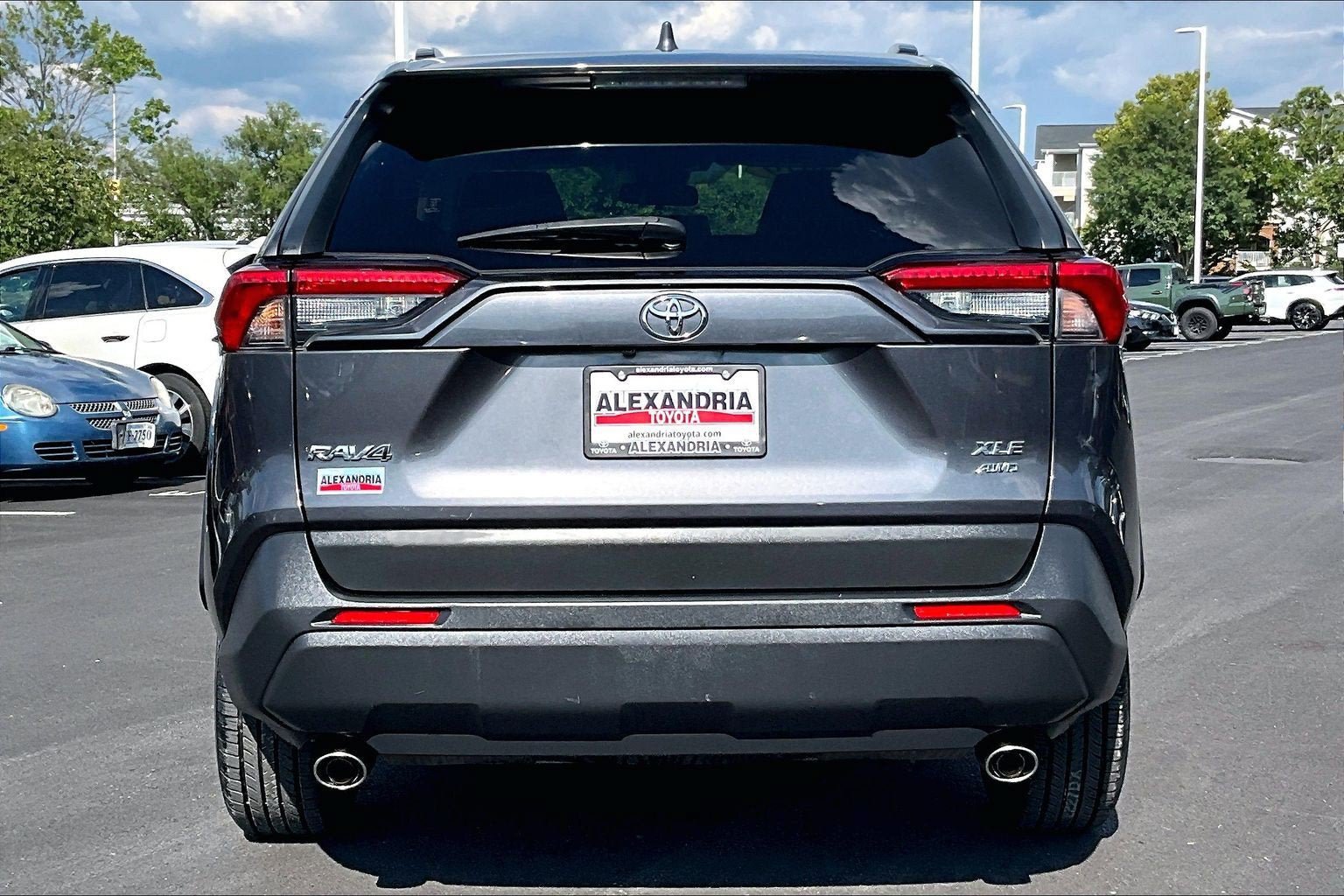 Used 2019 Toyota RAV4 XLE w/ All Weather Liner Package AWD/4WD image 4