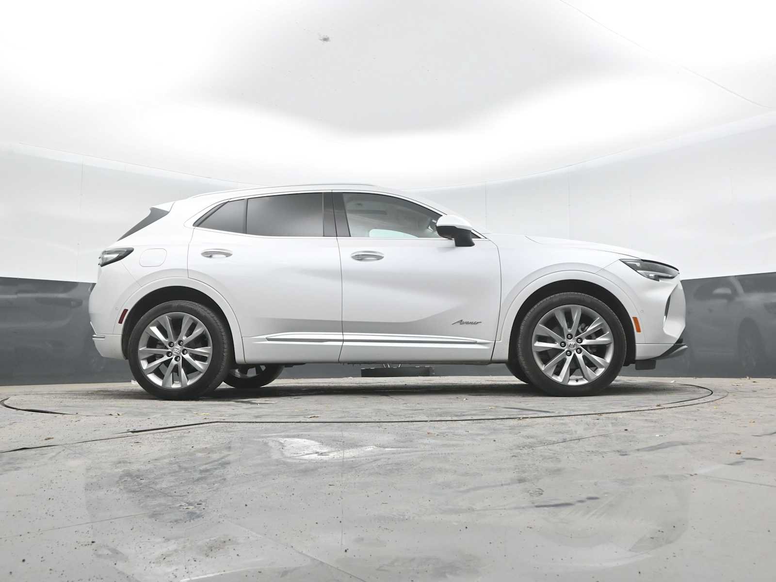 Used 2023 Buick Envision Avenir AWD/4WD image 30