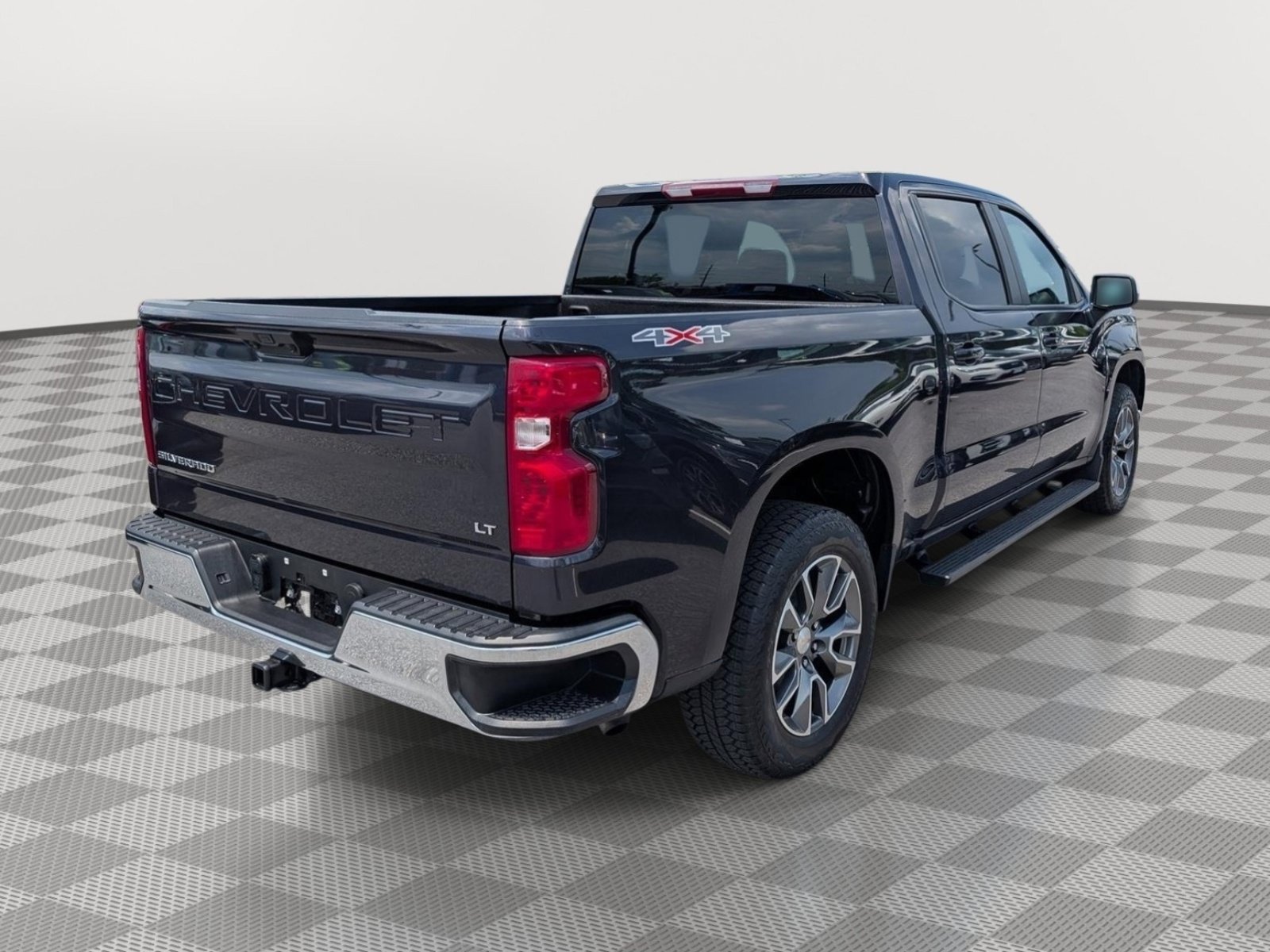 Used 2024 Chevrolet Silverado 1500 LT AWD/4WD image 5