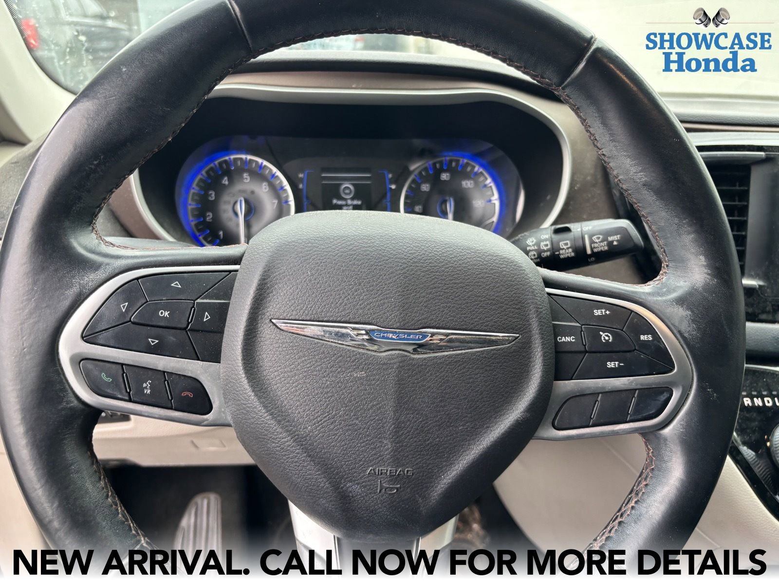 Used 2018 Chrysler Pacifica Touring-L image 13