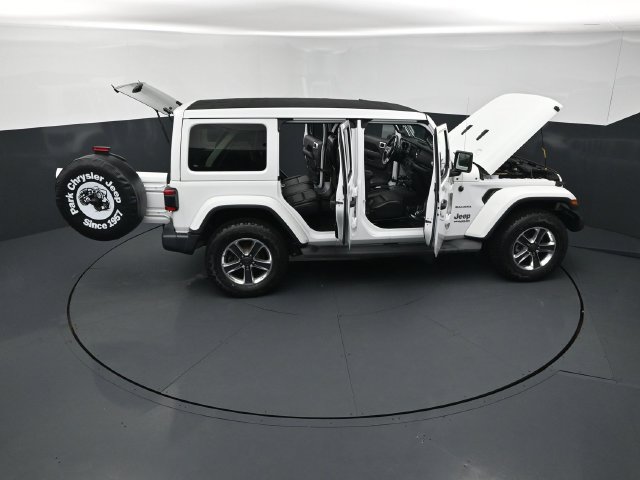 Used 2020 Jeep Wrangler Unlimited Sahara AWD/4WD image 30