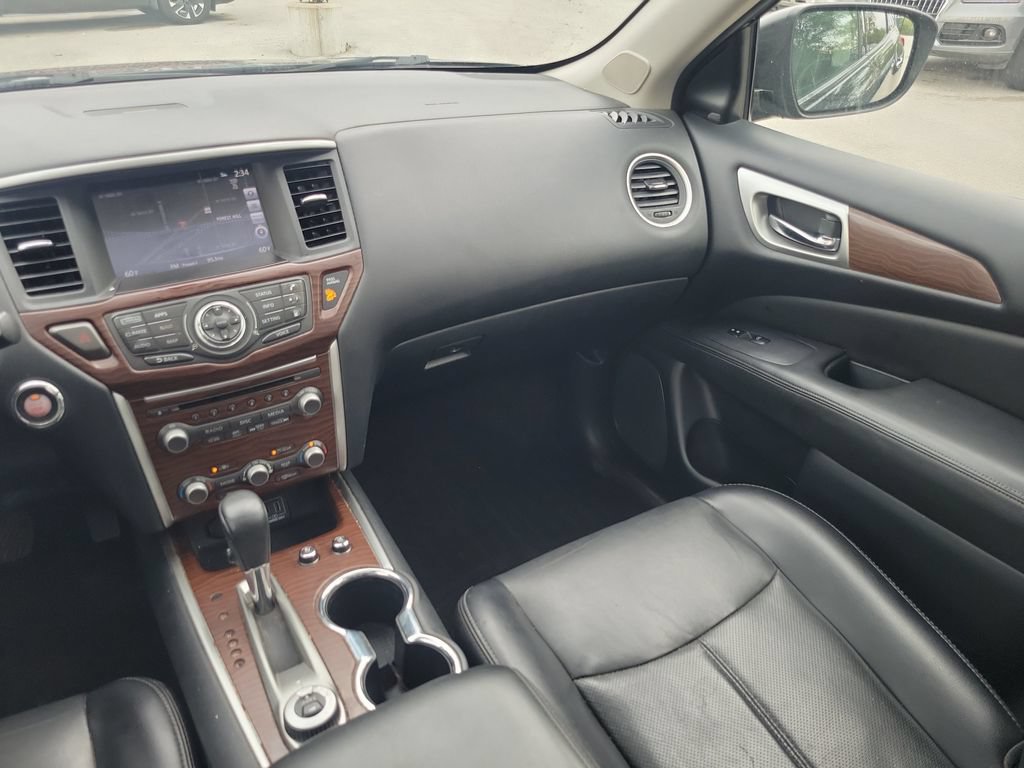 Used 2019 Nissan Pathfinder Platinum w/ Cargo Package AWD/4WD image 20