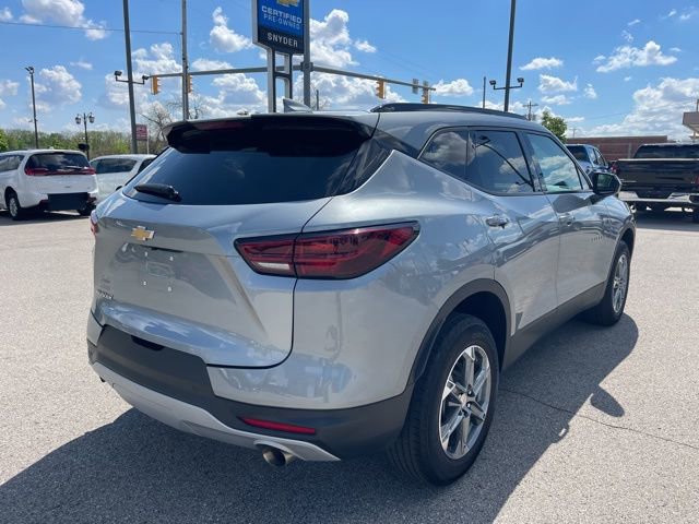 Used 2024 Chevrolet Blazer LT w/ Convenience Package FWD image 3