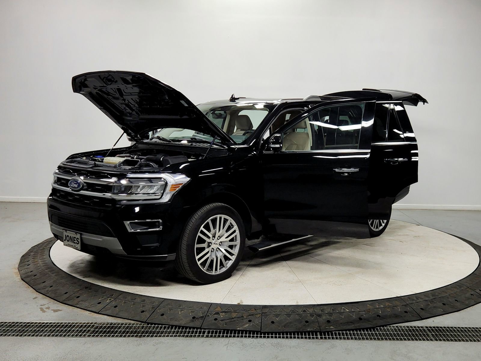 Used 2023 Ford Expedition Limited image 11