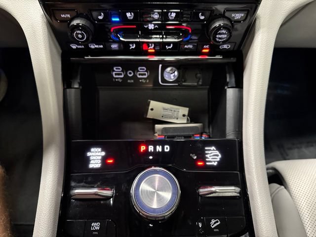 Used 2023 Jeep Grand Cherokee L Overland w/ Advanced Protech Group III AWD/4WD image 10