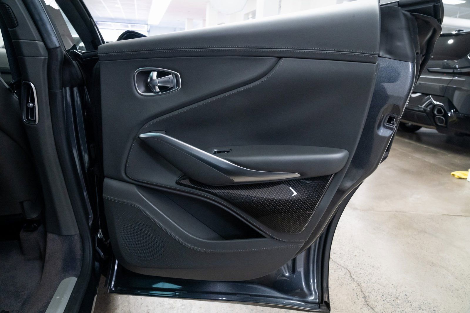 Used 2023 Aston Martin DBX 707 image 22