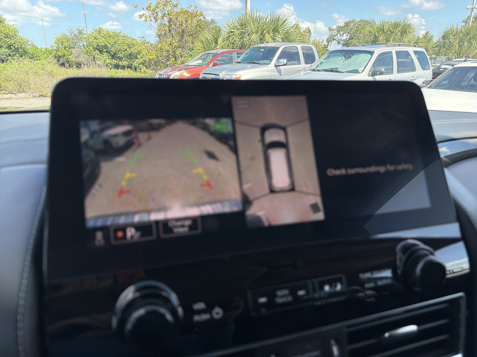 Used 2022 INFINITI QX80 Luxe w/ Cargo Package AWD/4WD image 26