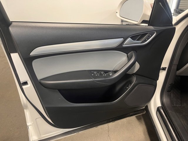 Used 2018 Audi Q3 2.0T Premium image 24