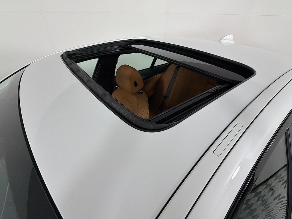 Used 2022 BMW 530i w/ M Sport Package RWD image 22