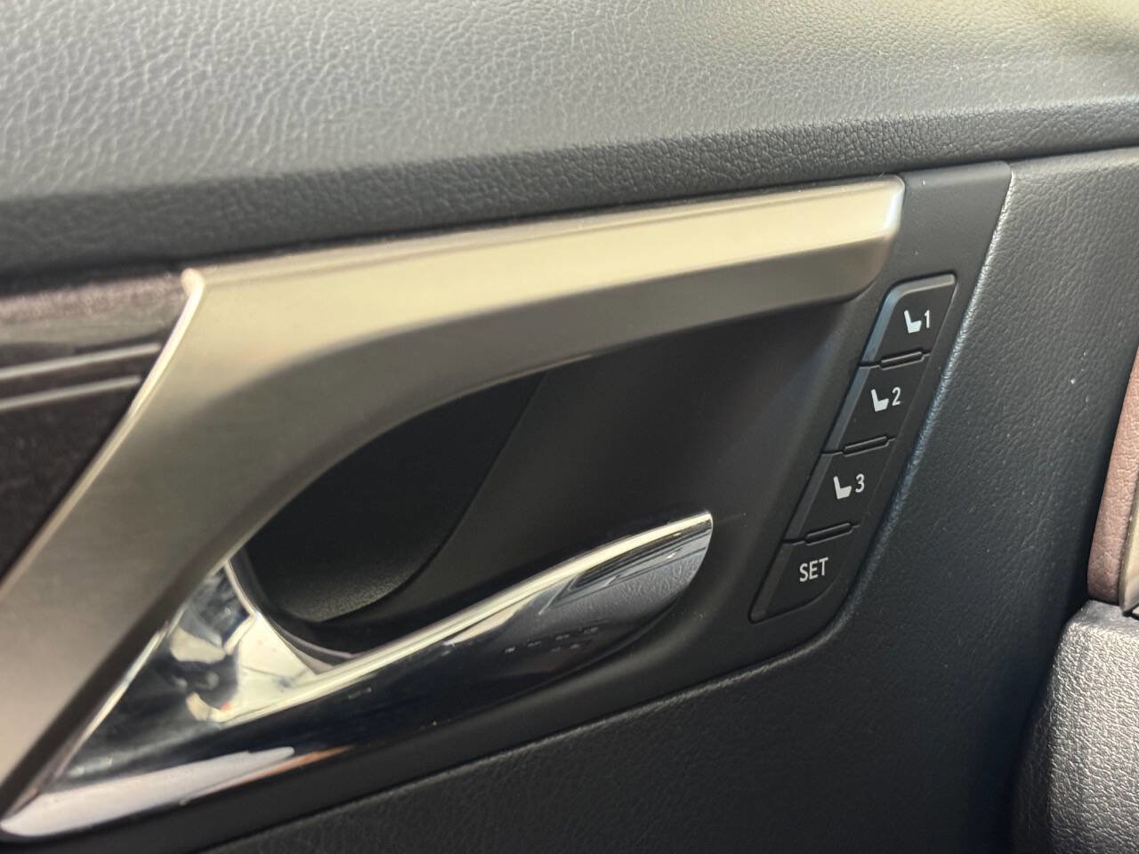 Used 2018 Lexus RX 450hL Luxury w/ Accessory Package image 35