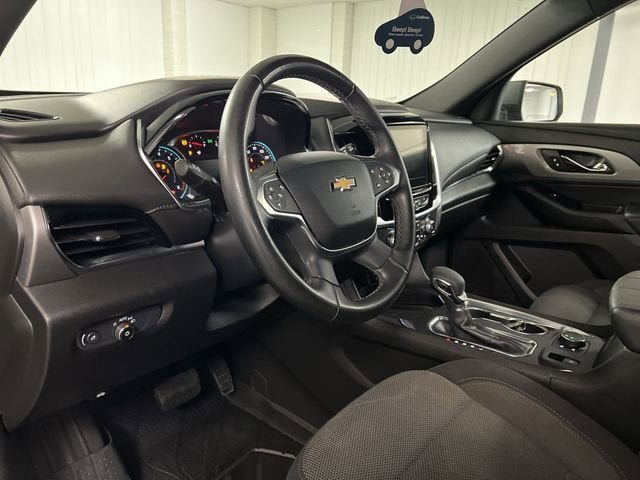 Certified 2023 Chevrolet Traverse LT FWD image 10