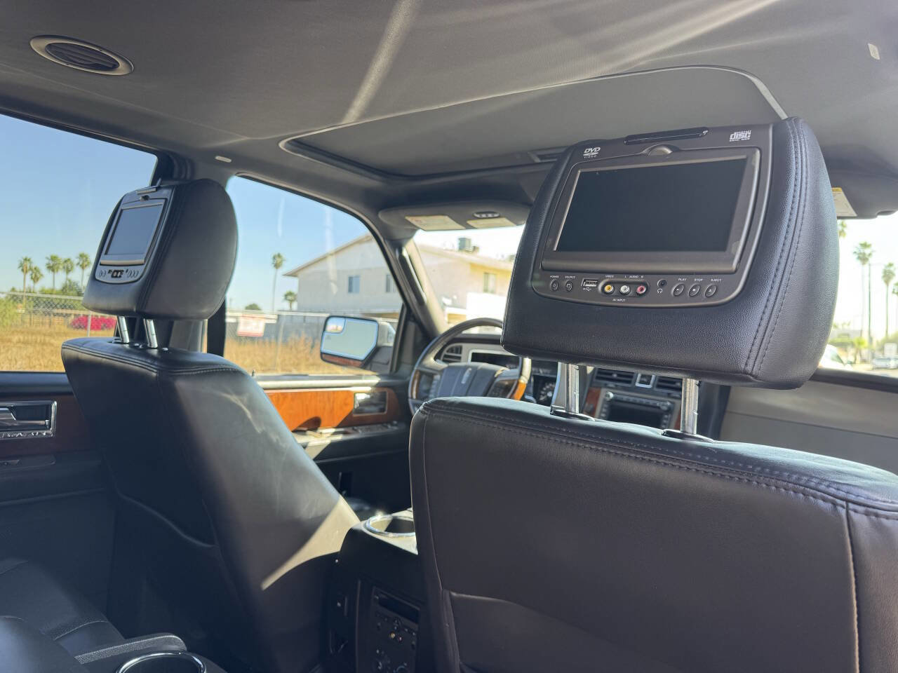 Used 2014 Lincoln Navigator 2WD image 12