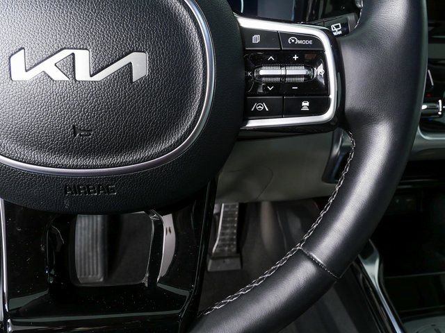 Used 2023 Kia Sorento SX Prestige w/ Panoramic Sunroof Package image 11