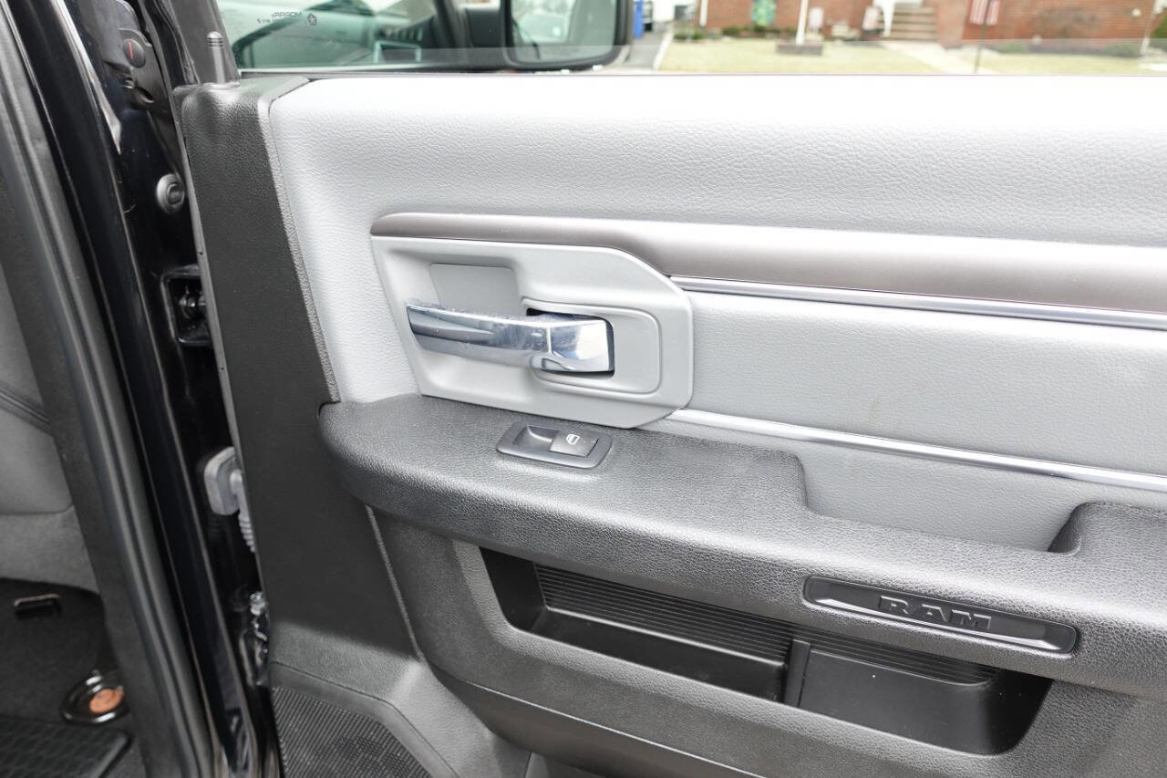 Used 2023 RAM 1500 Classic SLT w/ Electronics Convenience Group image 27