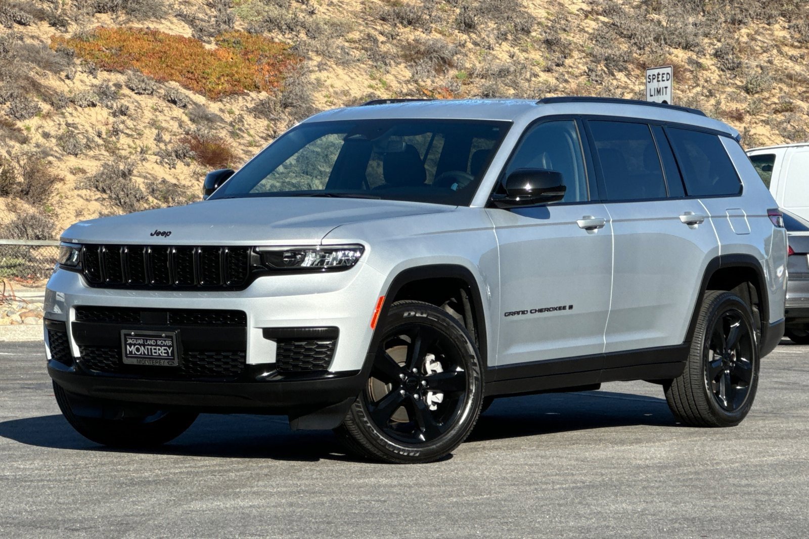 Used 2022 Jeep Grand Cherokee L Laredo