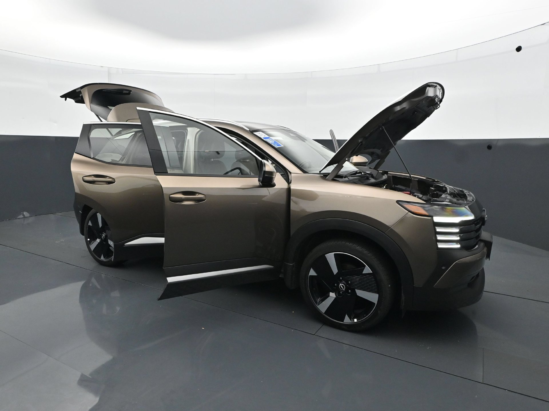 Used 2025 Nissan Kicks SR w/ SR Premium Package AWD/4WD image 36