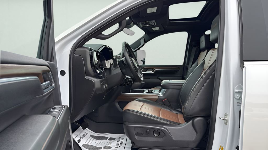 Used 2024 Chevrolet Silverado 3500 High Country w/ High Country Premium Package AWD/4WD image 20