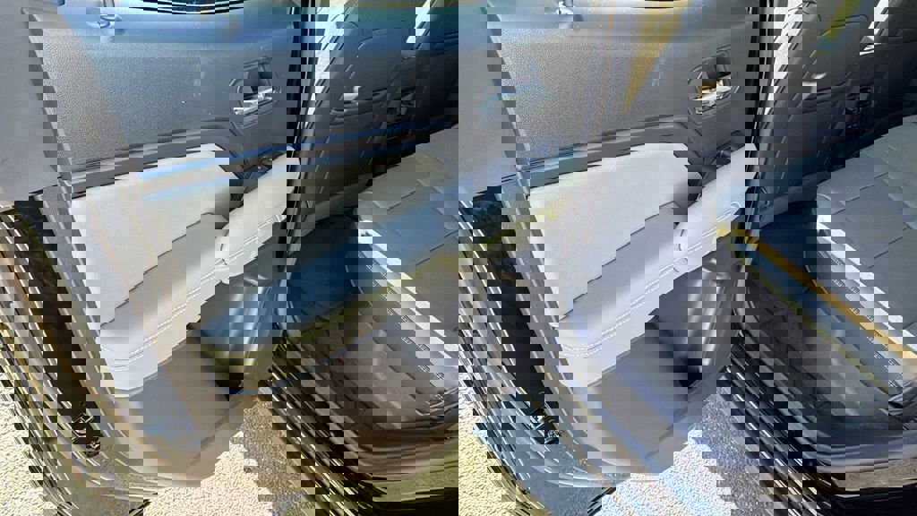 New 2026 Chevrolet Colorado ZR2 w/ Technology Package image 16