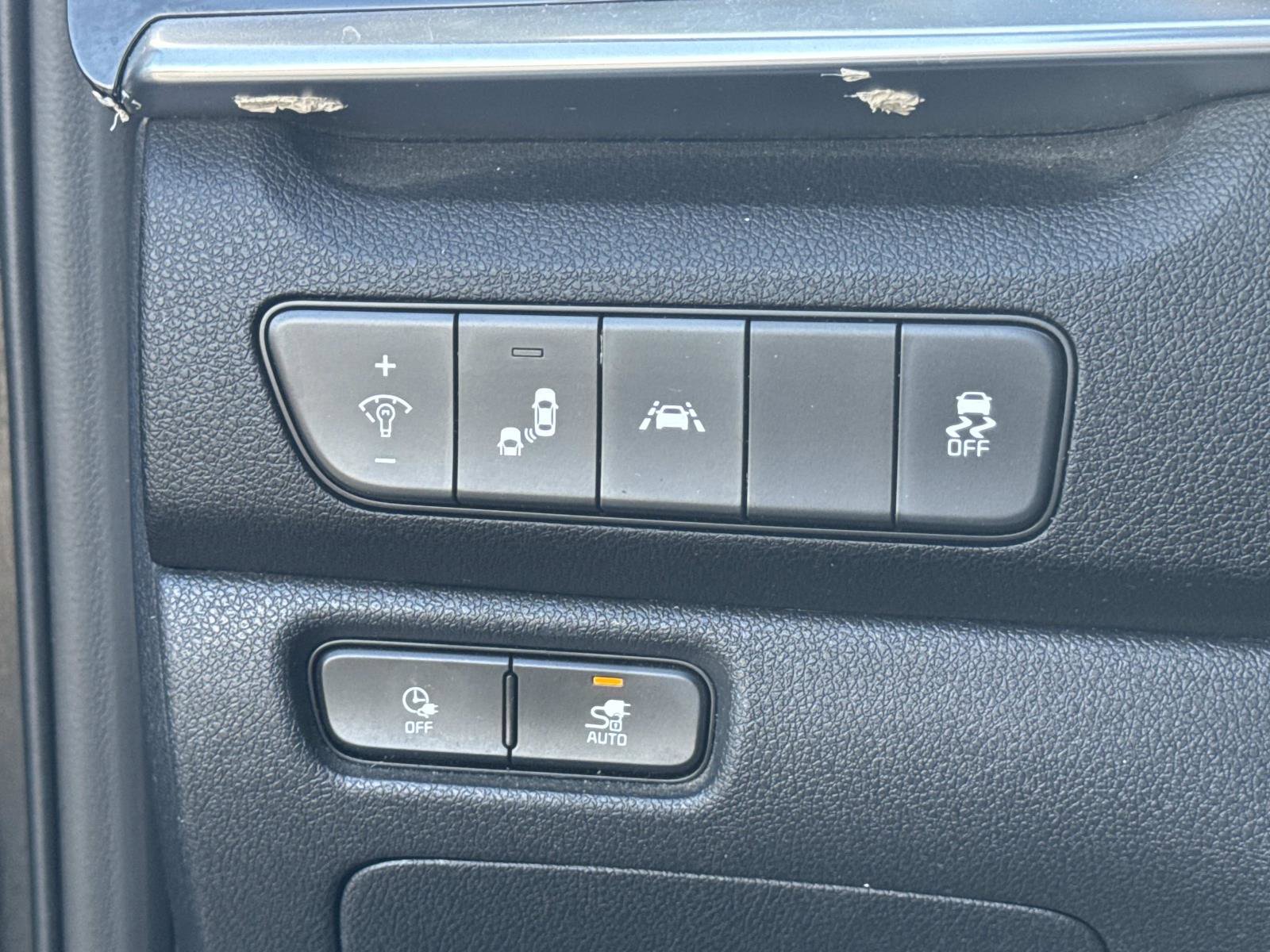 Used 2022 Kia Niro EX image 17