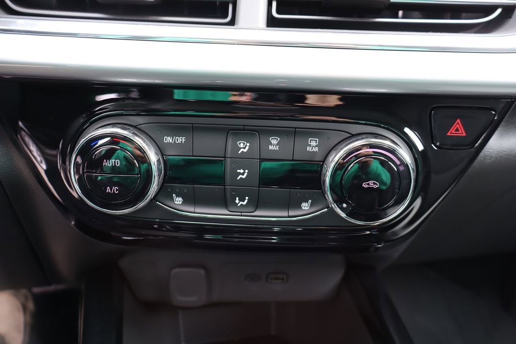 New 2025 Chevrolet Trax LT w/ Driver Confidence Package image 18