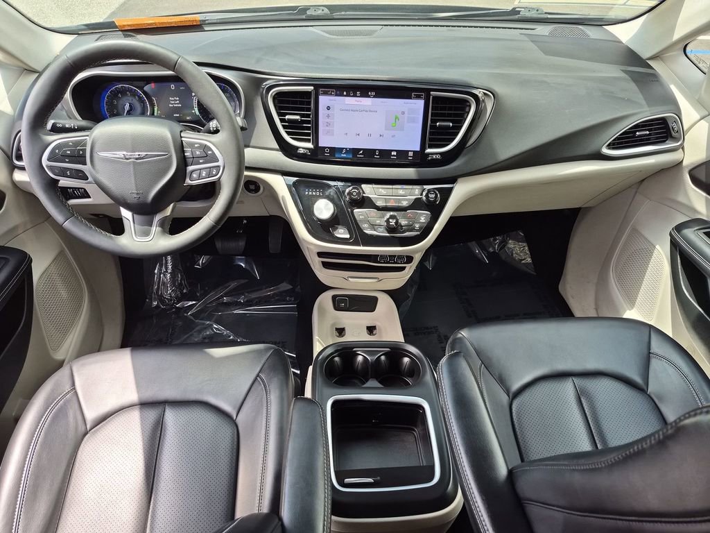 Certified 2023 Chrysler Pacifica Touring-L FWD image 24