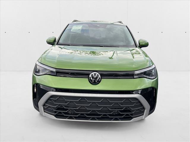 New 2025 Volkswagen Taos SE image 2