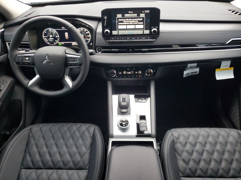 Used 2025 Mitsubishi Outlander SEL AWD/4WD image 10