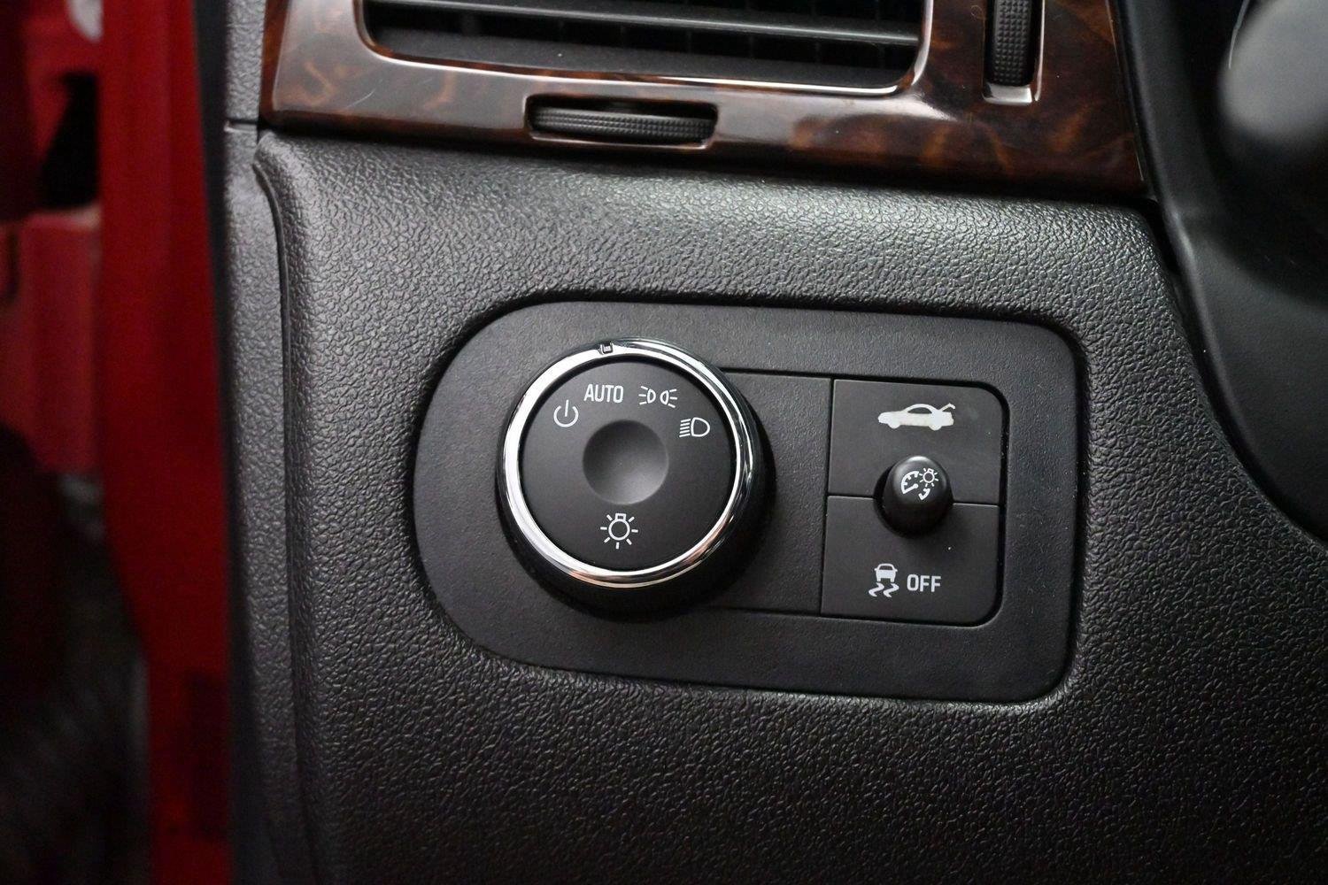 Used 2013 Chevrolet Impala LT w/ LT Sunroof Package FWD image 23