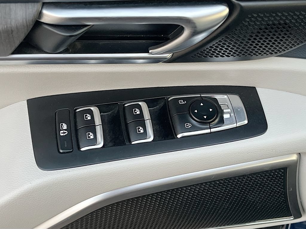 Used 2023 Kia Telluride EX w/ EX Captain's Chair Package FWD image 18