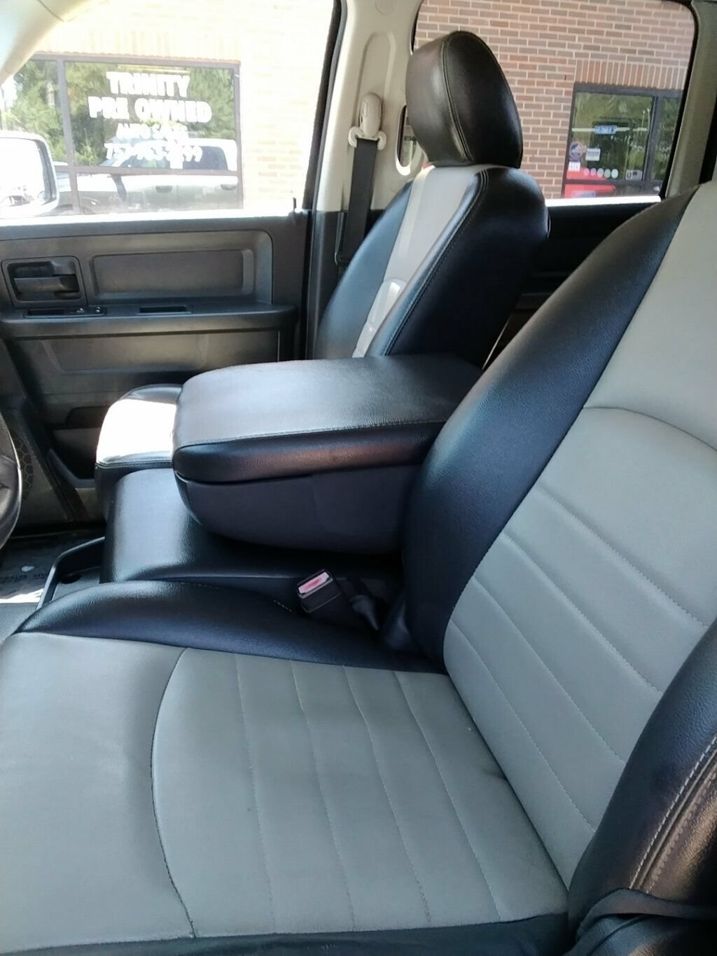 Used 2011 RAM 1500 ST w/ Protection Group AWD/4WD image 9