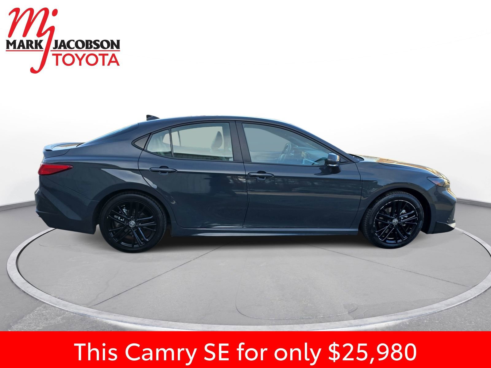 Used 2025 Toyota Camry SE image 7