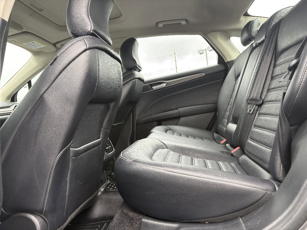 Used 2017 Ford Fusion SE w/ Equipment Group 202A image 35