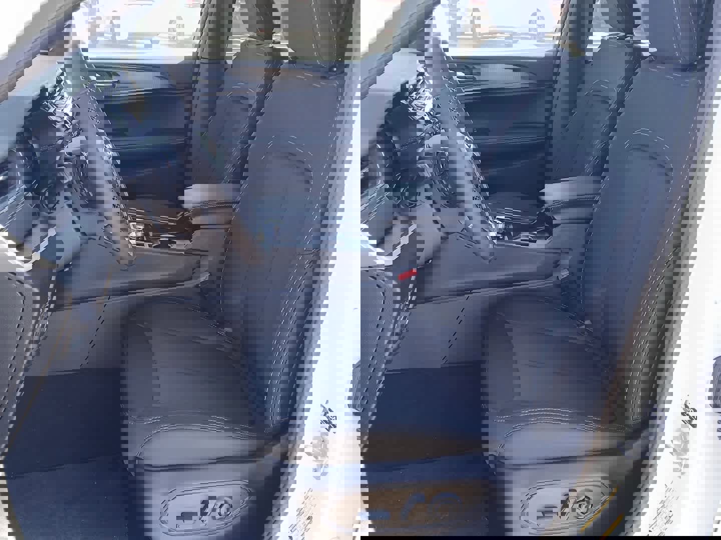 New 2025 Jeep Grand Cherokee Laredo X w/ Luxury Tech Group I image 17