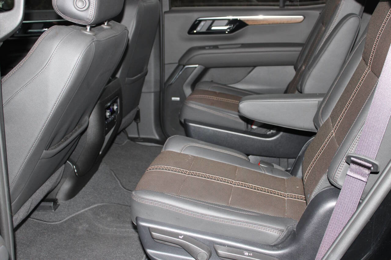 Used 2025 Chevrolet Tahoe High Country image 9