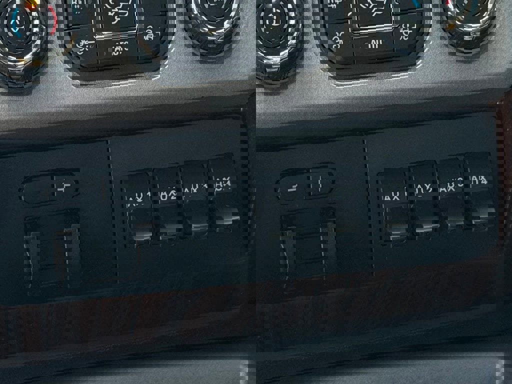 Used 2015 Ford F350 Lariat w/ Lariat Interior Package image 20