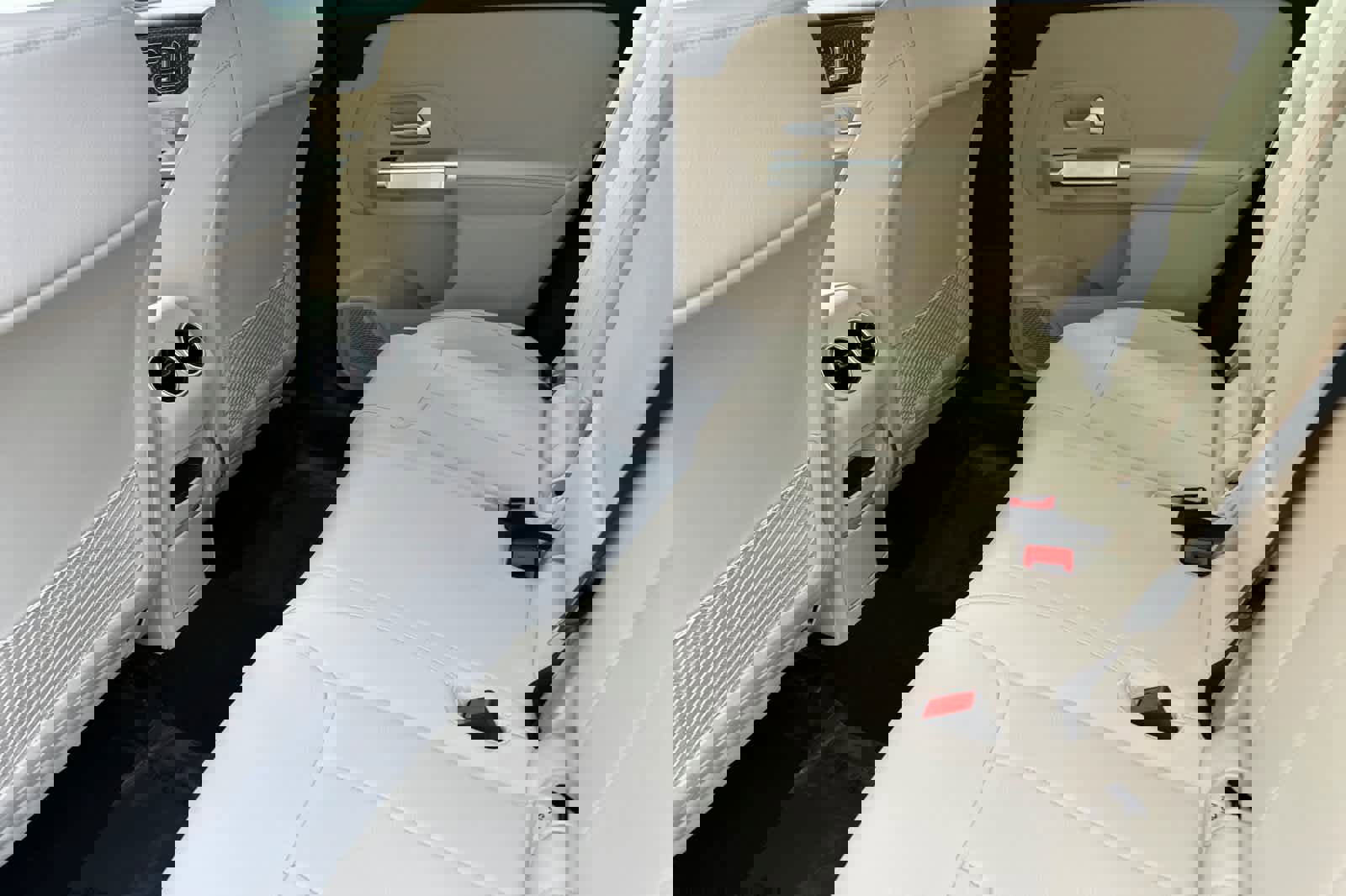 New 2025 Mercedes-Benz GLB 250 4MATIC image 11